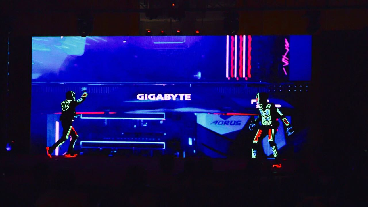 Animatronics Act by Skeleton Dance Crew